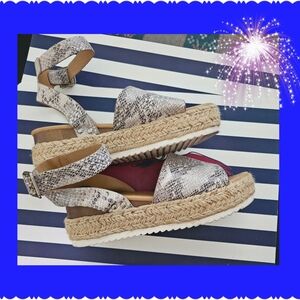 Soda platform Sandles